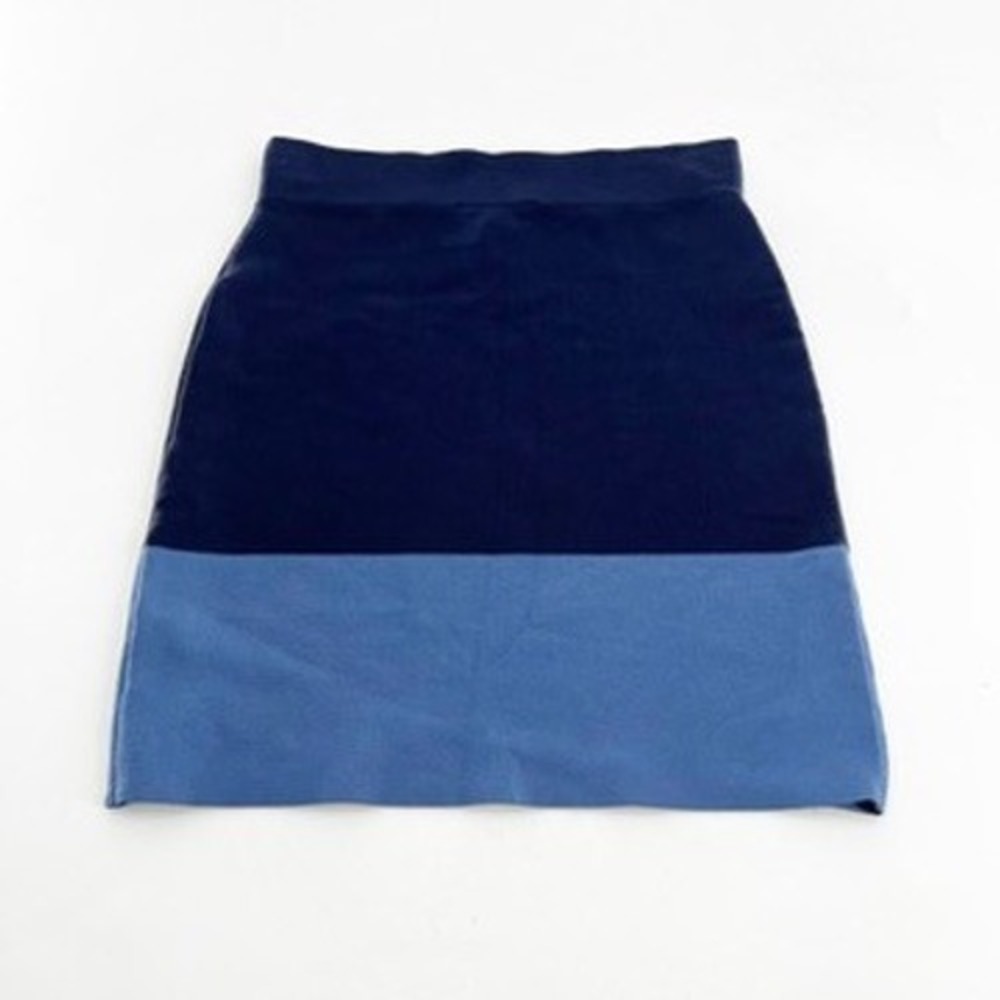 BCBGMAXAZRIA Womens Navy Blue Colorblock Bandage Knit Mini Skirt Small - Picture 3 of 5